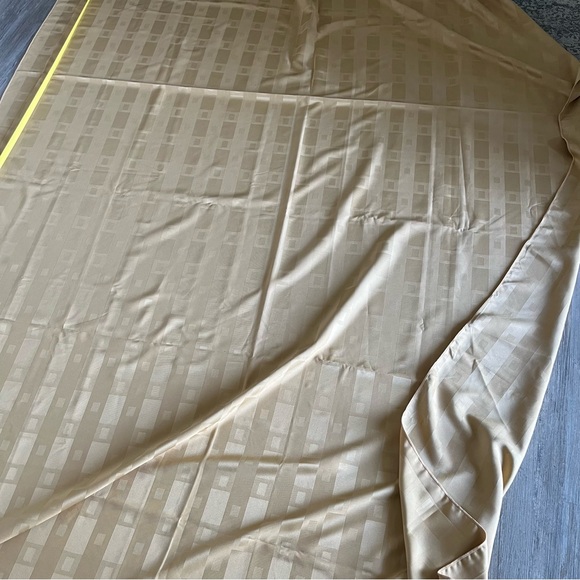 Tablecloth Gold - Picture 1 of 2